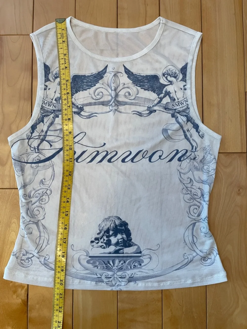 M Stunning Vintage-Inspired White Graphic Tank Top - Picture 5 of 7